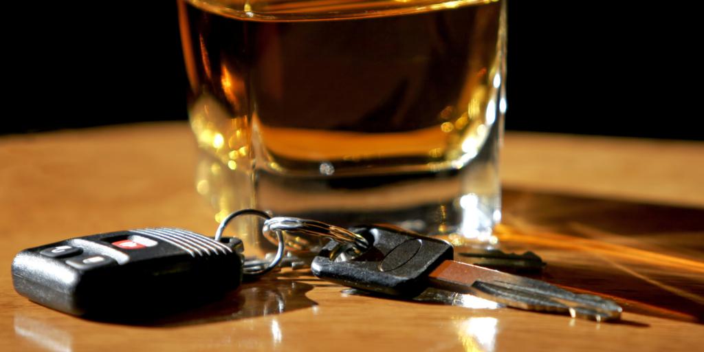 алкоголь и ключи от машины