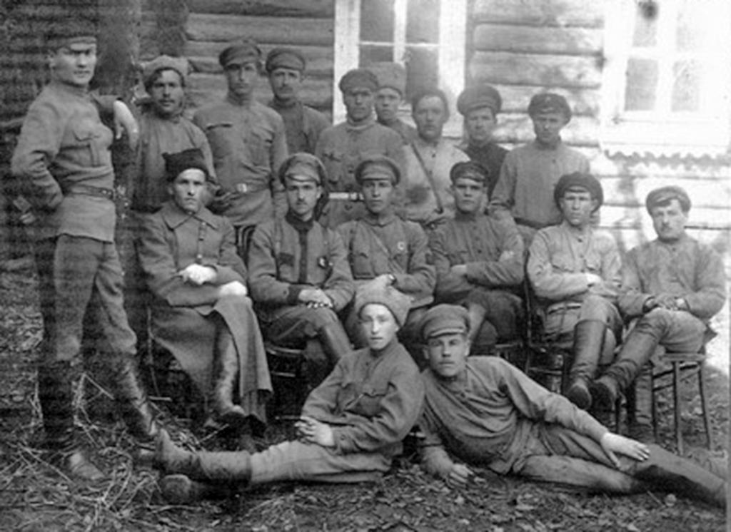 Март 1920 года, белорусский город Пропойск (ныне – Славгород), группа краскомов 115-го отдельного батальона войск ВОХР НКВД РСФСР.