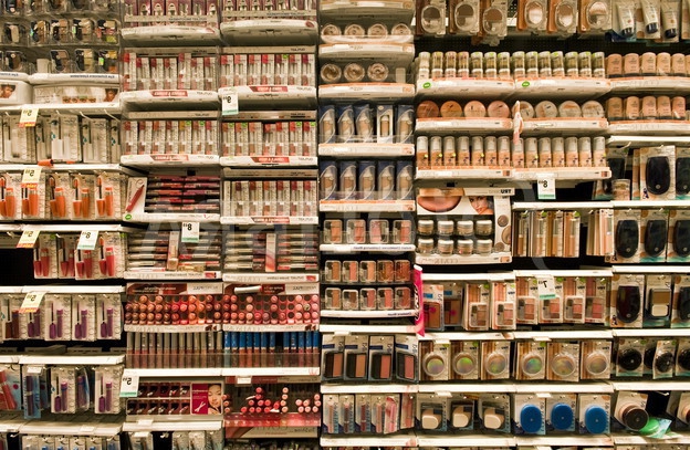 Выгодно ли торговать косметикой и парфюмерией?