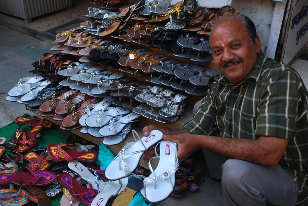 Продавец обуви