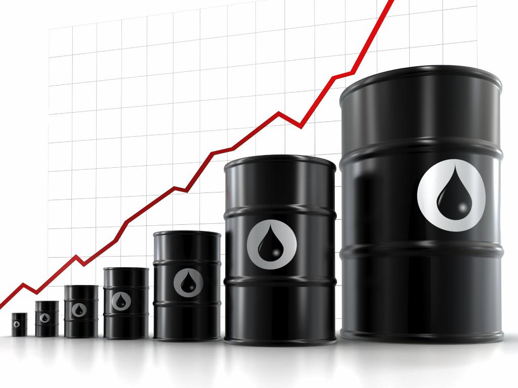 Бензин дорожает в результате повышения цен на нефть