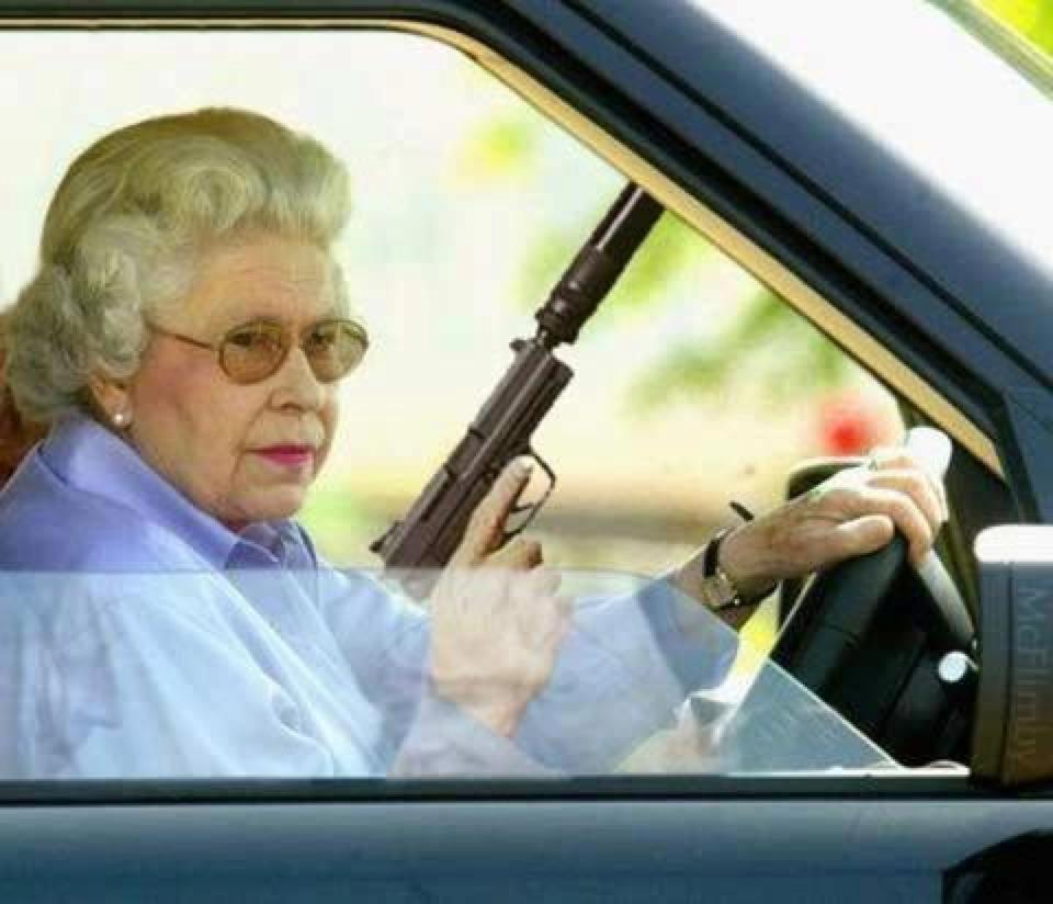 бабушка с пистолетом