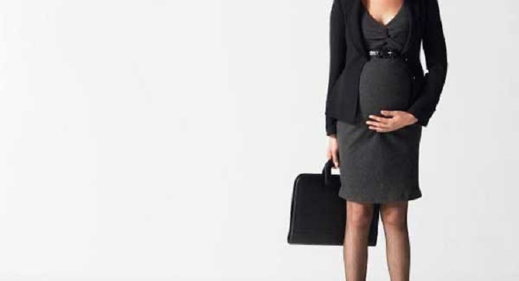 Справка для работодателя о беременности: сроки представления документа. Образец заявления справки о беременности