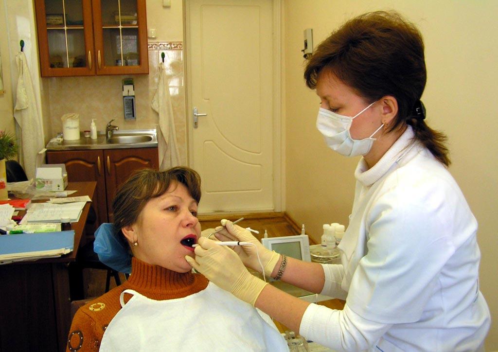 Как вылечить зубы бесплатно или недорого