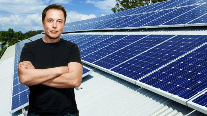Солнечными батареями Маск тоже занимается